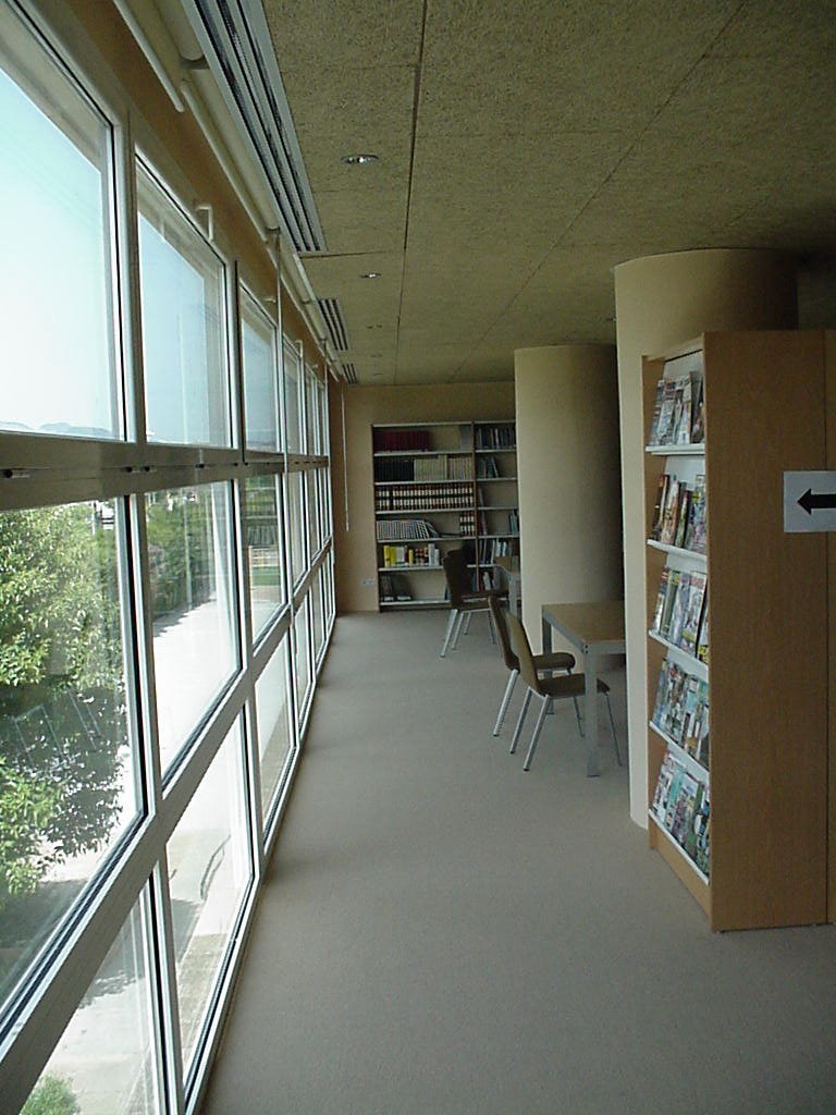 28 Biblioteca del Polideportivo Príncipes de España